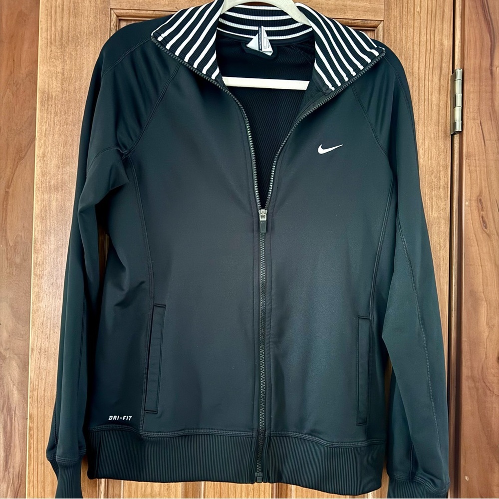 Nike Full Zip Jacket Women’s Small Black Stripe Collar Active Dri-fit Logo